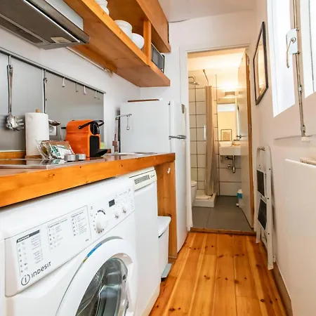 52cir1072 - Cozy In The Heart Of Gracia Daire *